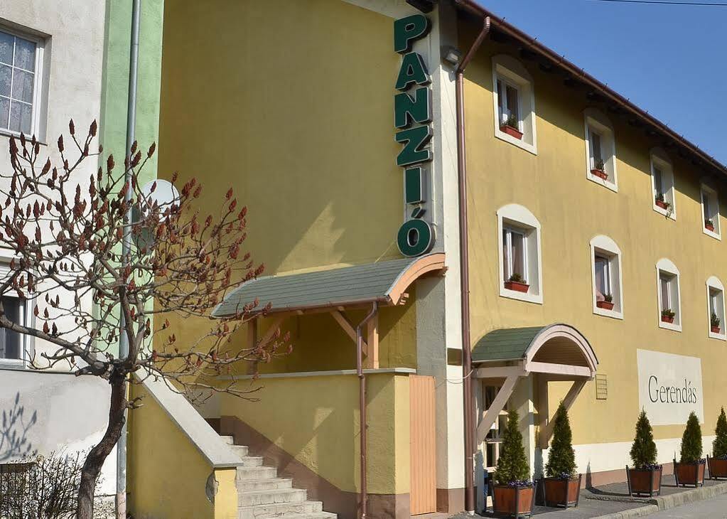 Gerendas Panzio Szombathely Buitenkant foto
